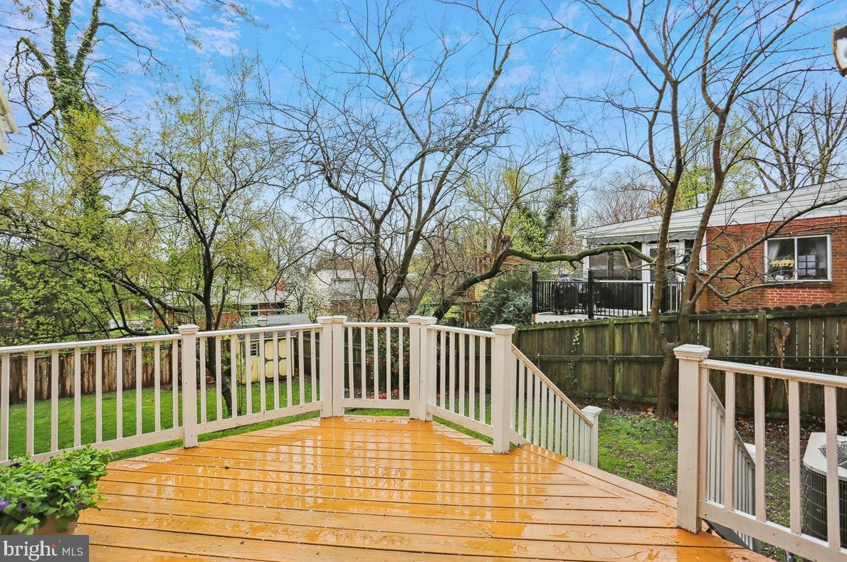 9513 Saybrook Ave, Silver Spring MD 20901-3034 exterior