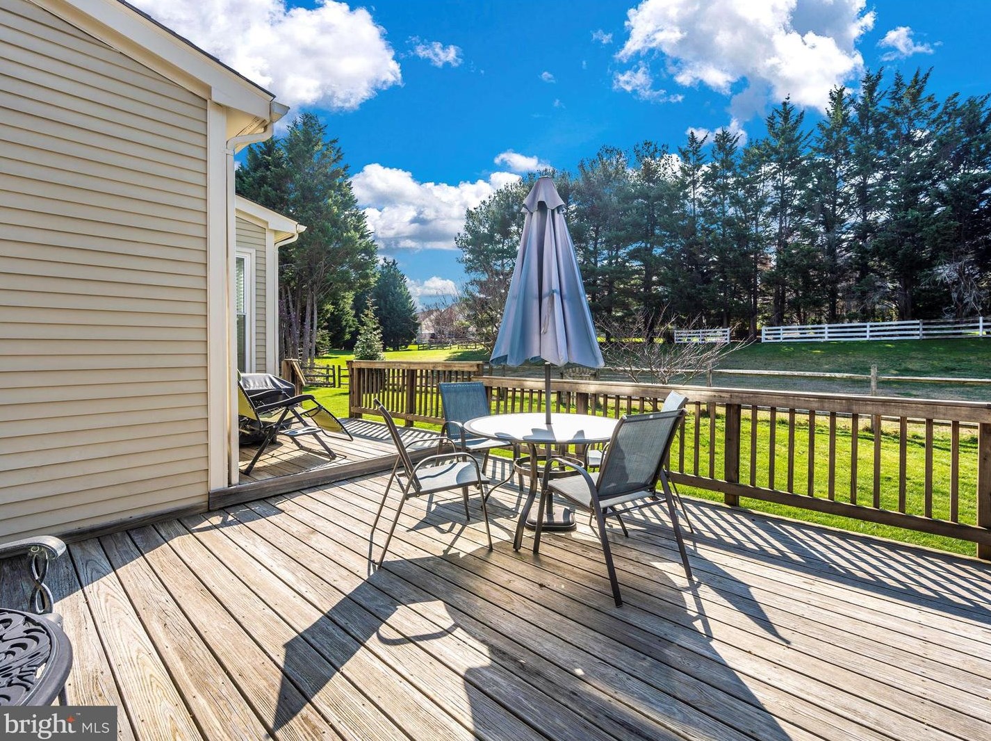 7502 Sawgrass Ter, Gaithersburg MD  20886-4596 exterior