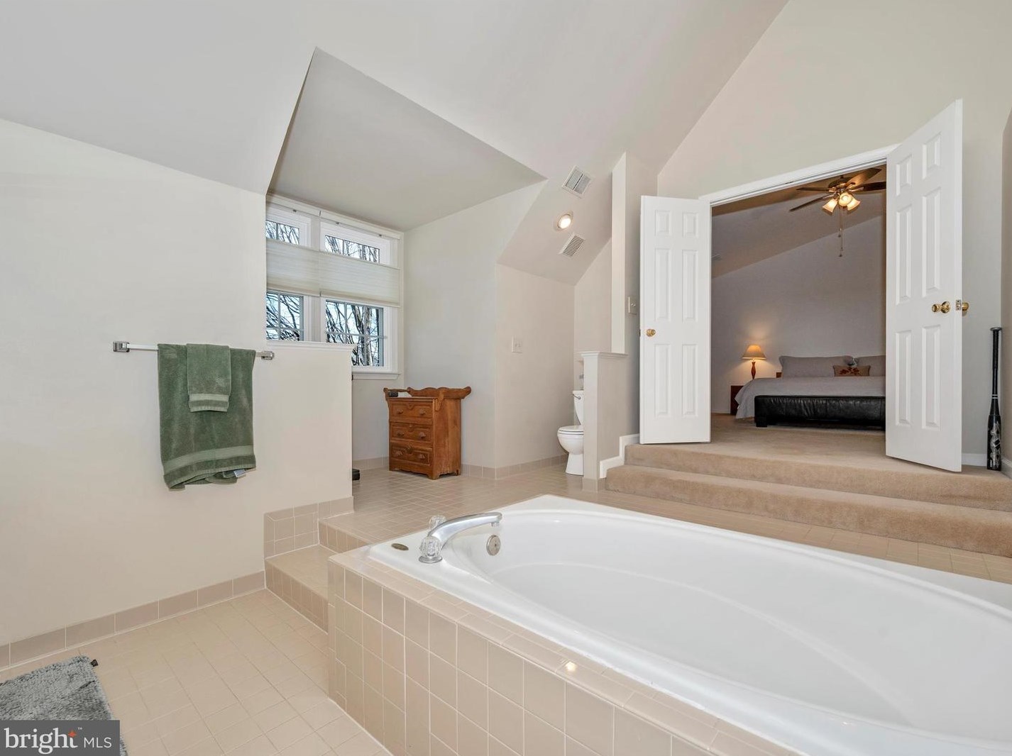 7502 Sawgrass Ter, Gaithersburg MD  20886-4596 exterior