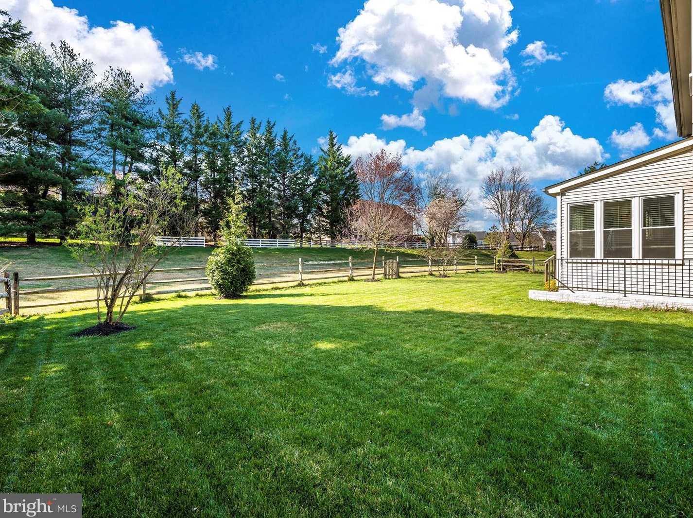 7502 Sawgrass Ter, Gaithersburg MD  20886-4596 exterior