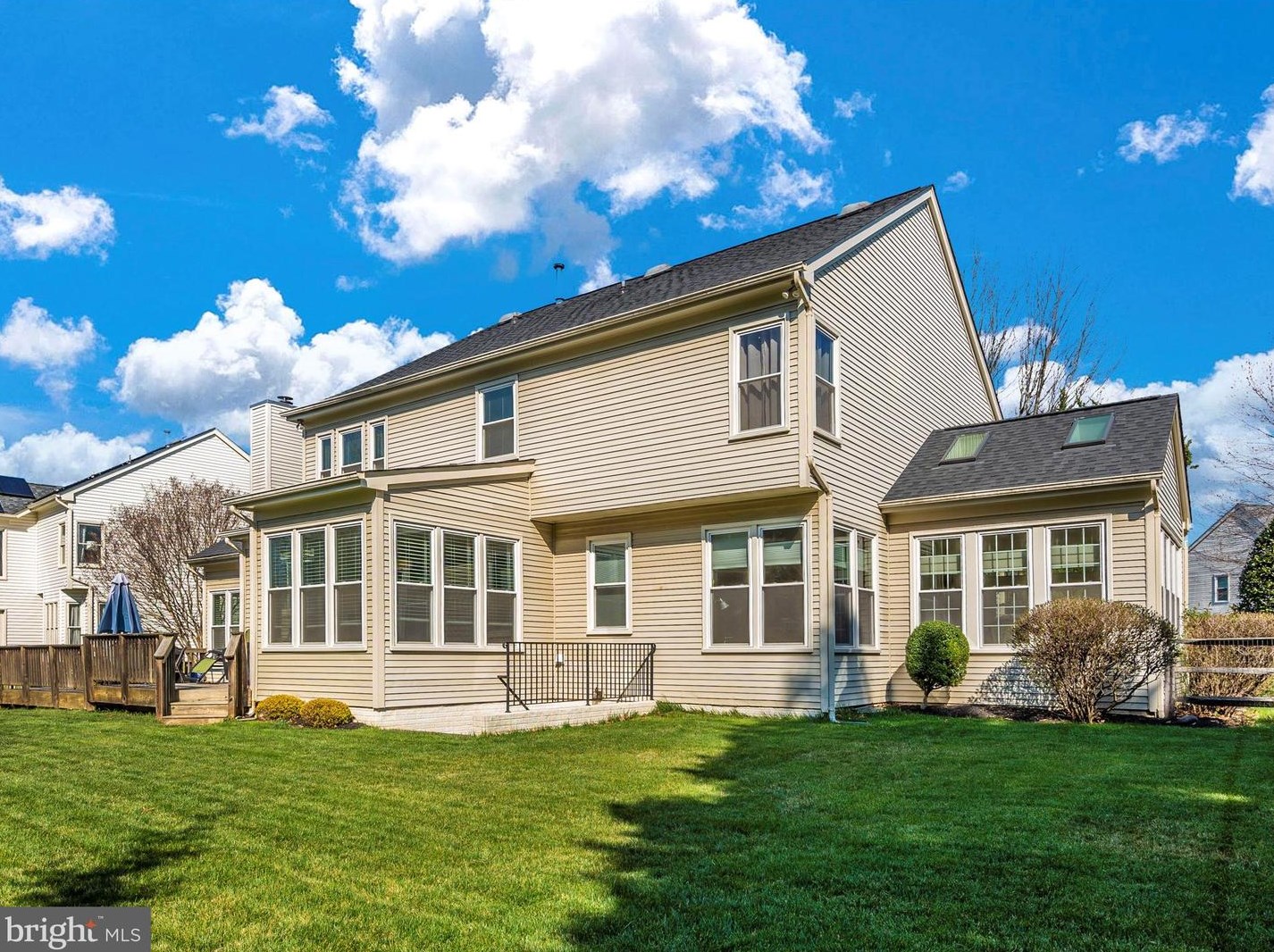 7502 Sawgrass Ter, Gaithersburg MD  20886-4596 exterior