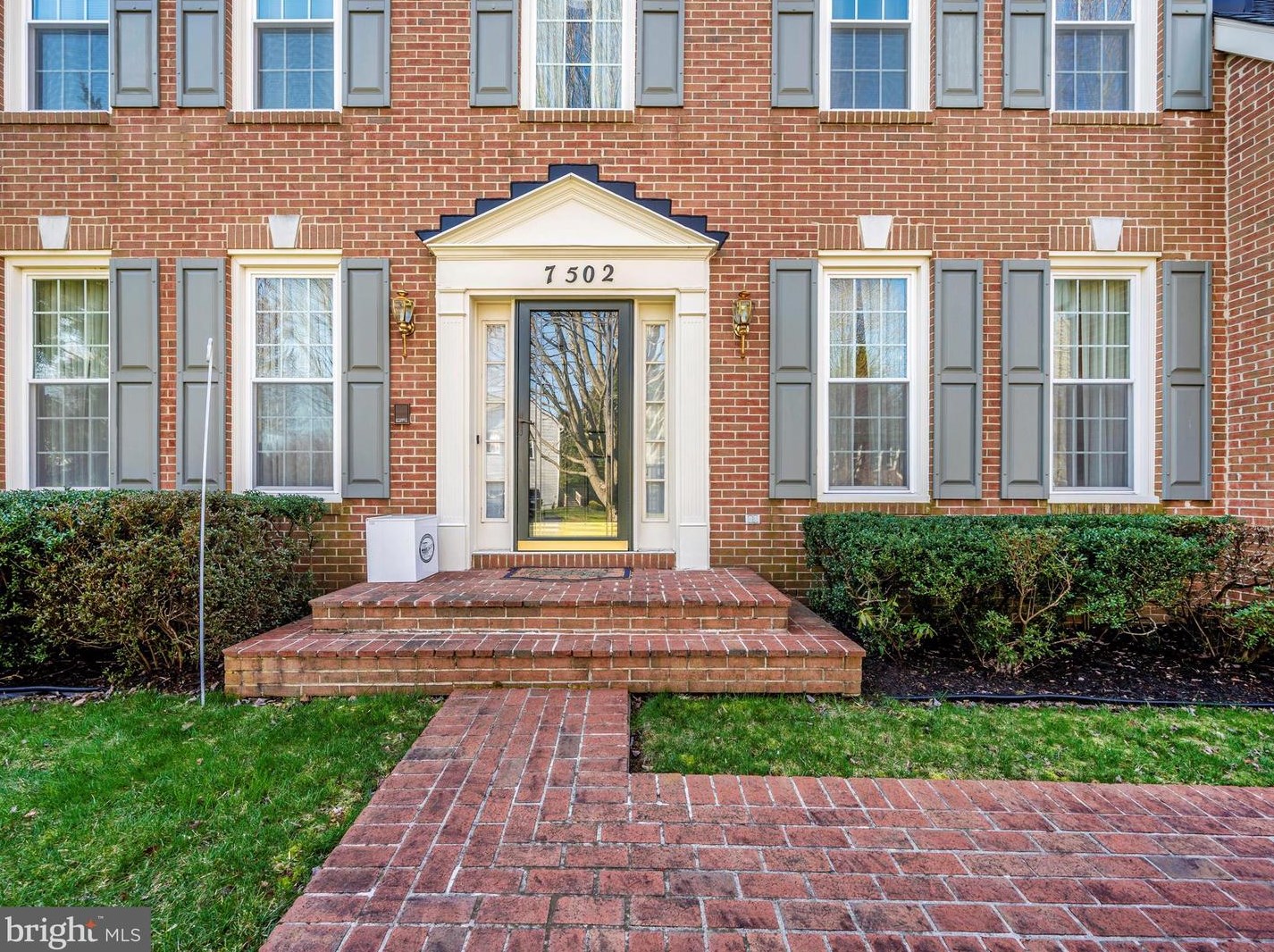 7502 Sawgrass Ter, Gaithersburg MD  20886-4596 exterior