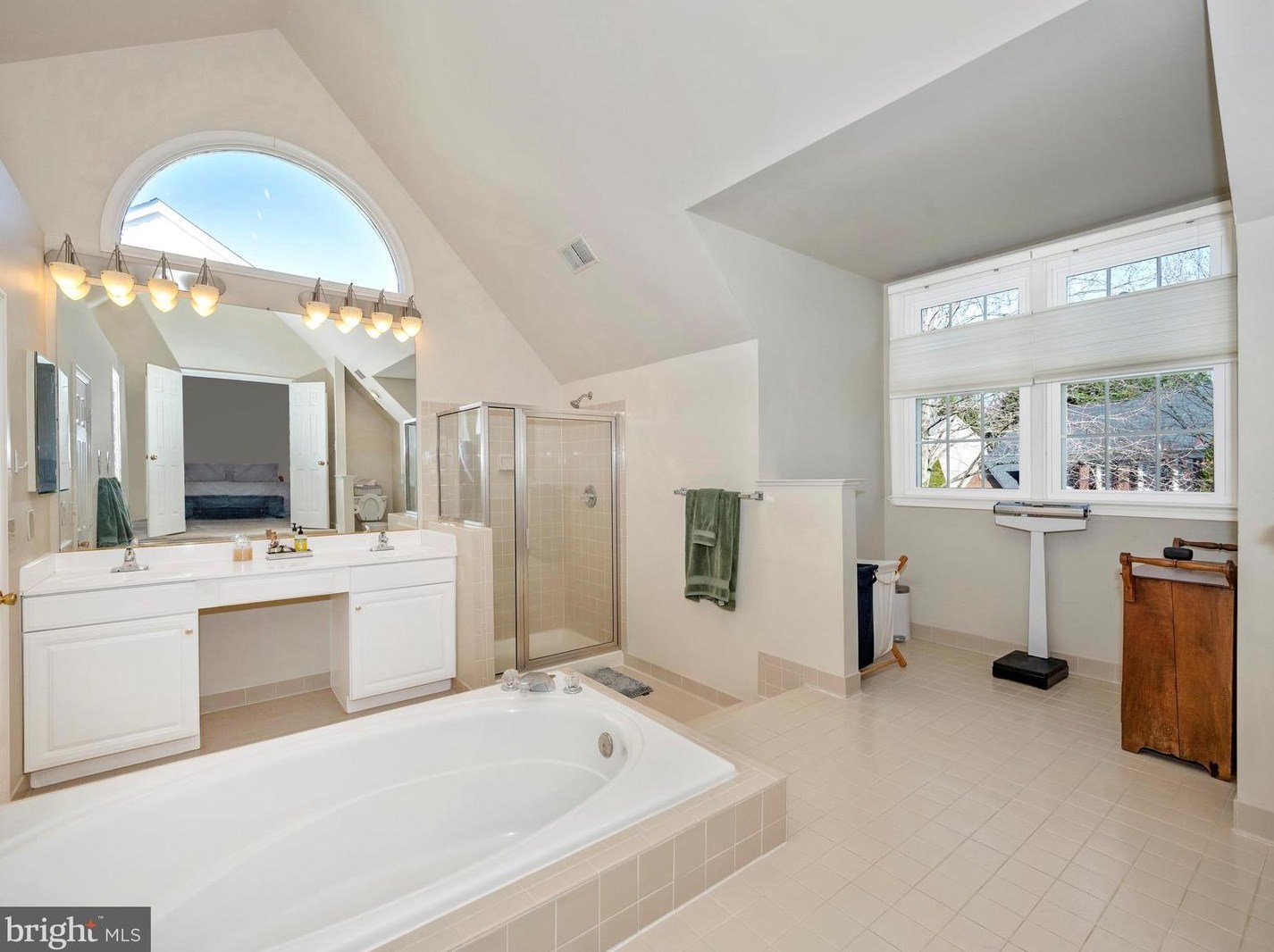 7502 Sawgrass Ter, Gaithersburg MD  20886-4596 exterior