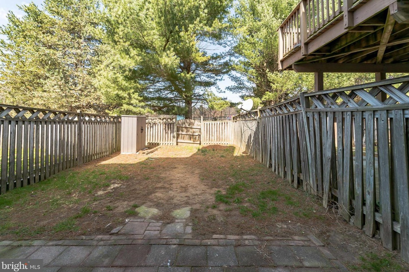 8123 Crabapple Ln, Gaithersburg MD  20879-5204 exterior