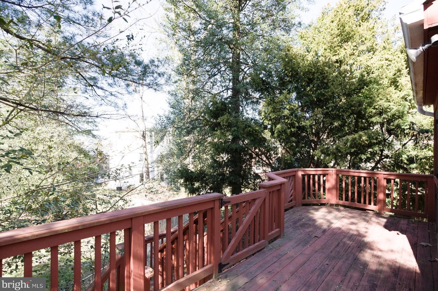 8802 2 Ave, Silver Spring MD 20910-2149 exterior