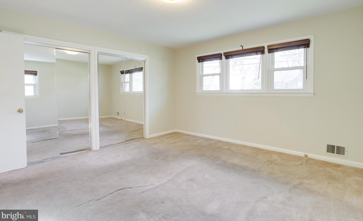 8802 2 Ave, Silver Spring MD 20910-2149 exterior