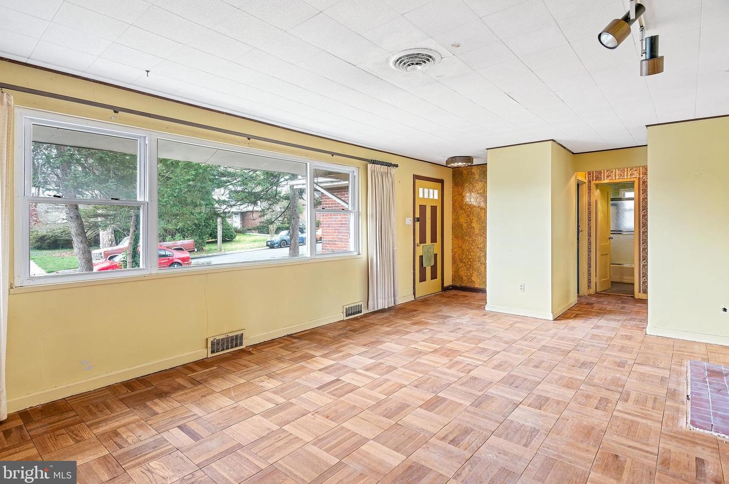 2413 Eccleston St, Silver Spring MD 20902-4830 exterior