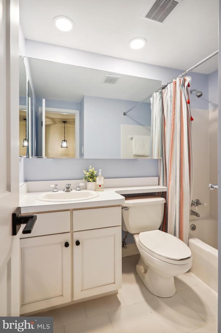 11301 Rolling House Rd, Rockville MD  20852-4538 exterior