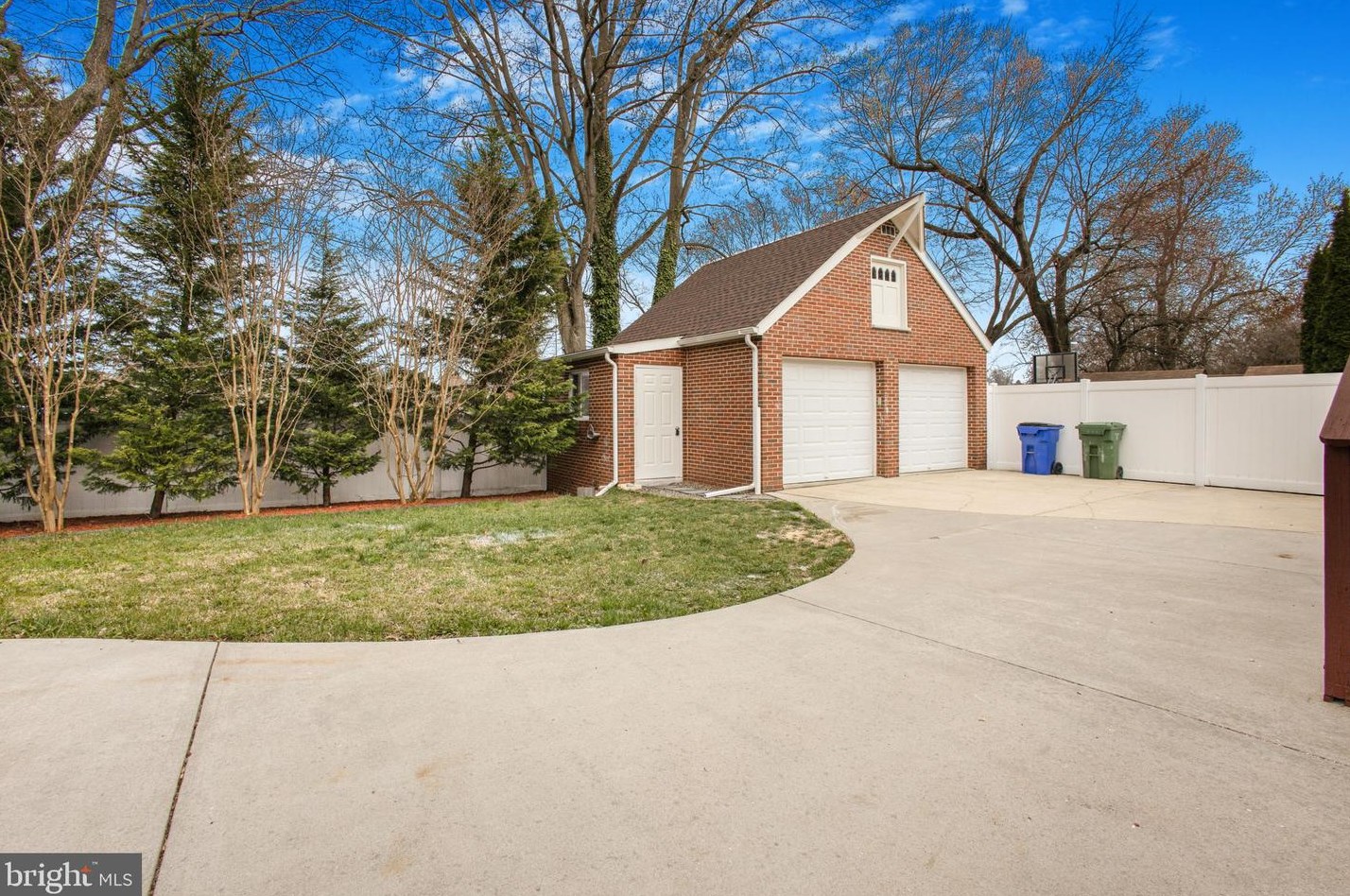 11613 College View Dr, Silver Spring MD 20902-2430 exterior