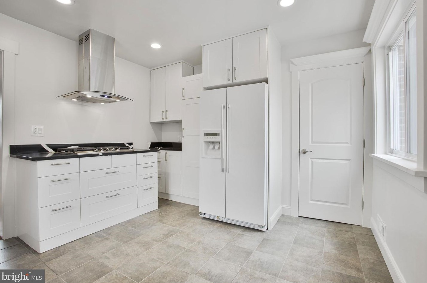 11613 College View Dr, Silver Spring MD 20902-2430 exterior