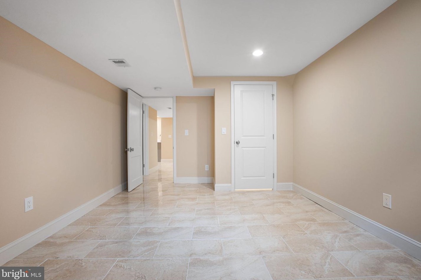 11613 College View Dr, Silver Spring MD 20902-2430 exterior