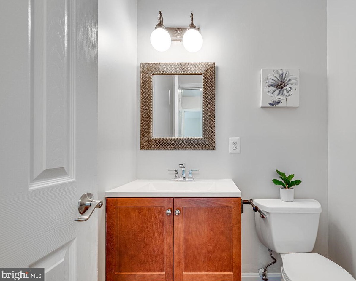 17605 Cashell Rd, Rockville MD 20853-1205 exterior