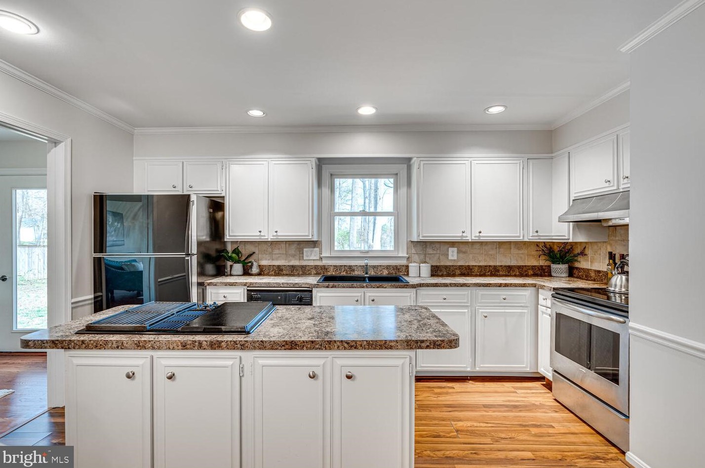 17605 Cashell Rd, Rockville MD 20853-1205 exterior