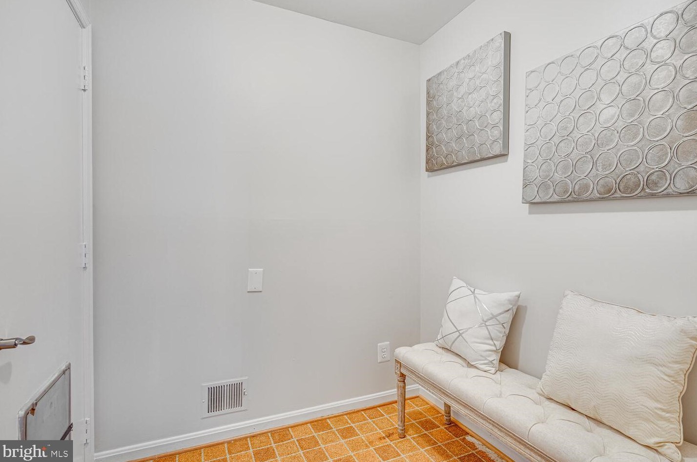 17605 Cashell Rd, Rockville MD 20853-1205 exterior