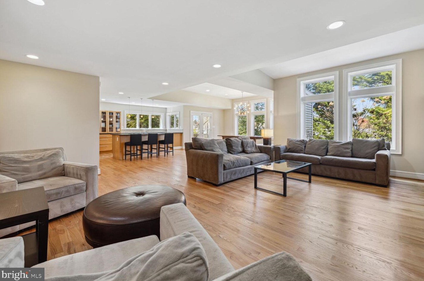 11201 Freas Dr, Gaithersburg MD  20878-2507 exterior