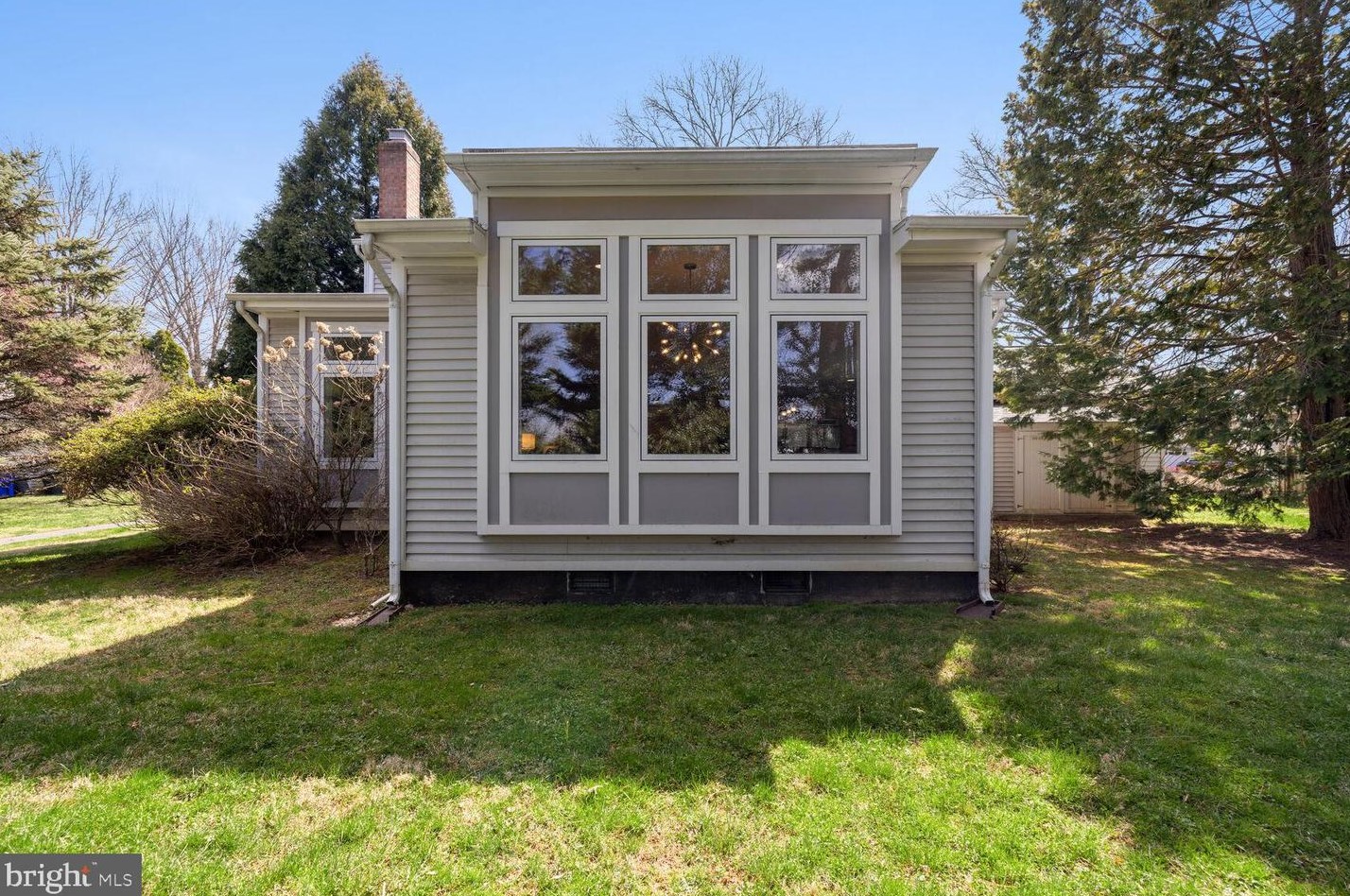 11201 Freas Dr, Gaithersburg MD  20878-2507 exterior