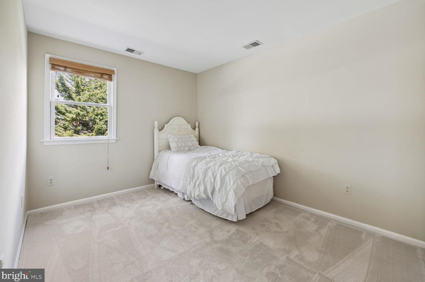 11201 Freas Dr, Gaithersburg MD  20878-2507 exterior