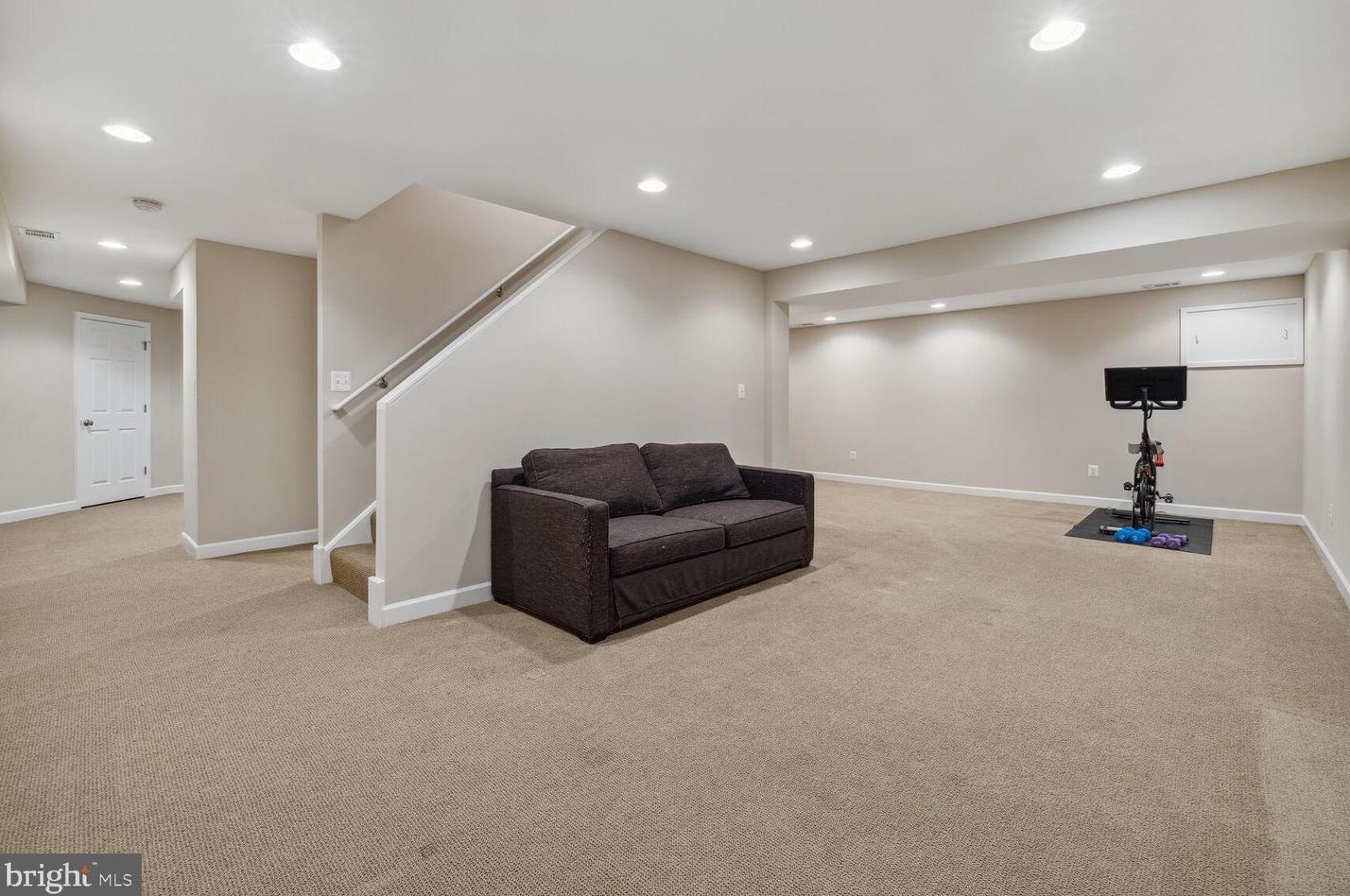 11201 Freas Dr, Gaithersburg MD  20878-2507 exterior