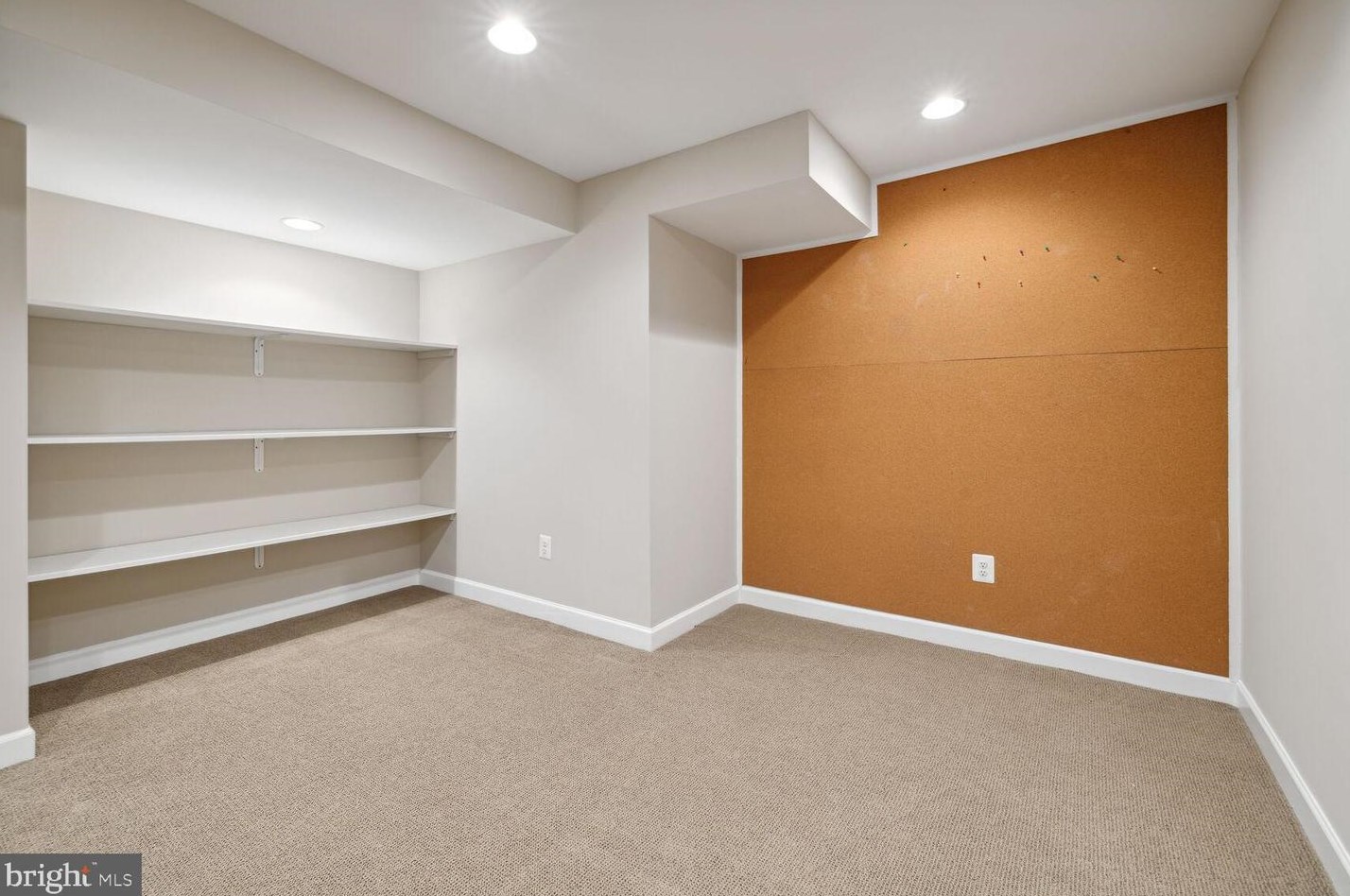 11201 Freas Dr, Gaithersburg MD  20878-2507 exterior