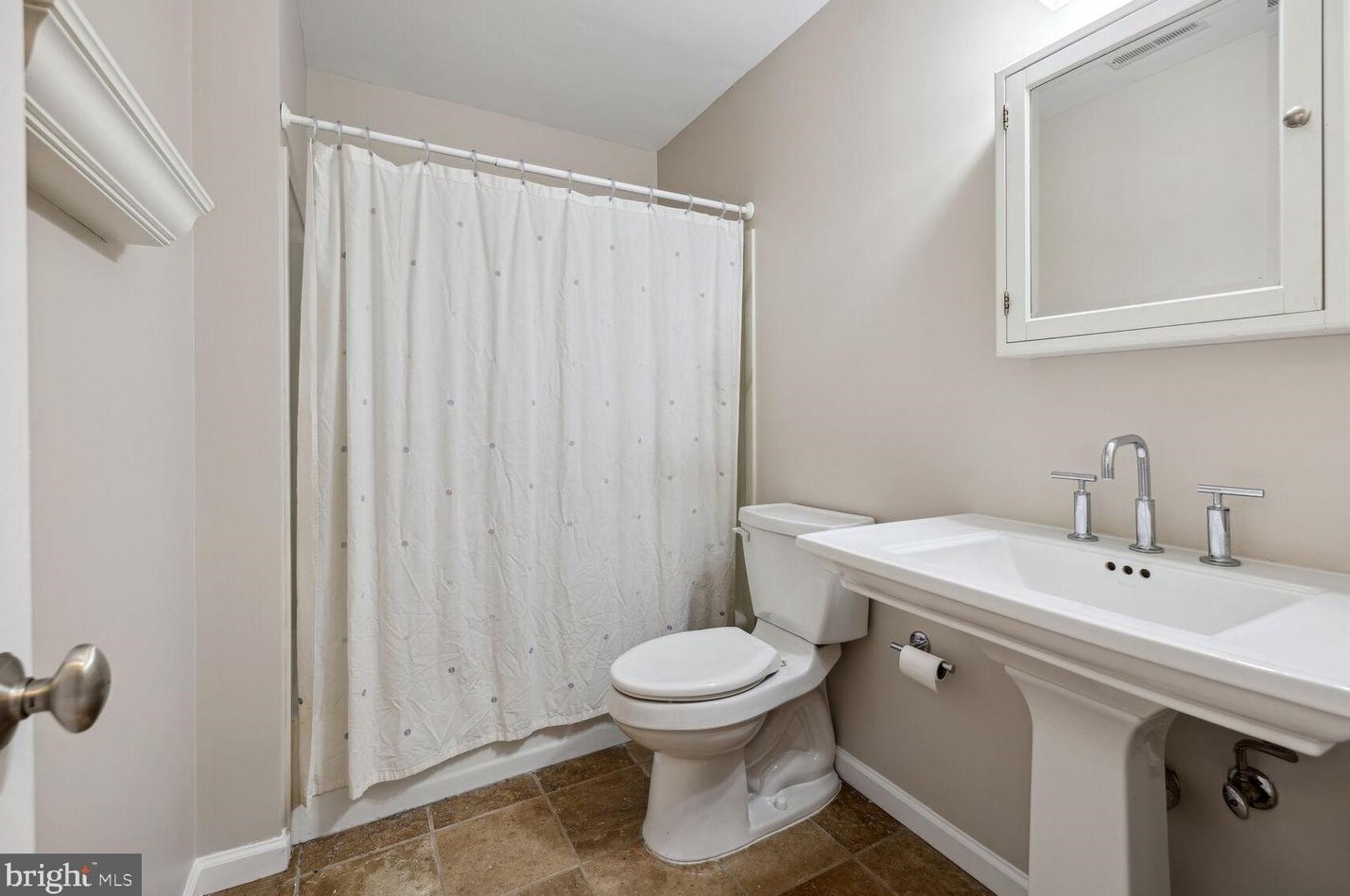 11201 Freas Dr, Gaithersburg MD  20878-2507 exterior