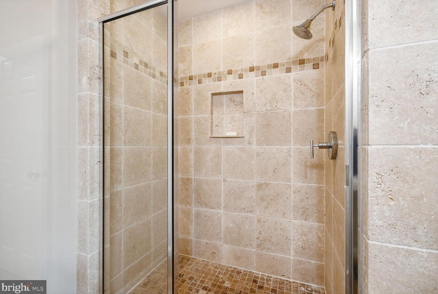 11201 Freas Dr, Gaithersburg MD  20878-2507 exterior