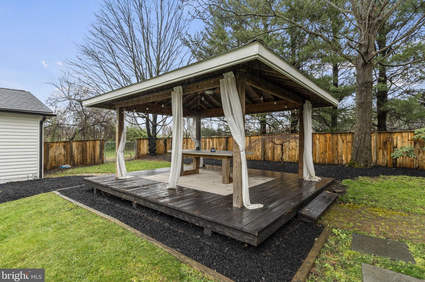 23520 Pocahontas Dr, Gaithersburg MD  20882-3216 exterior