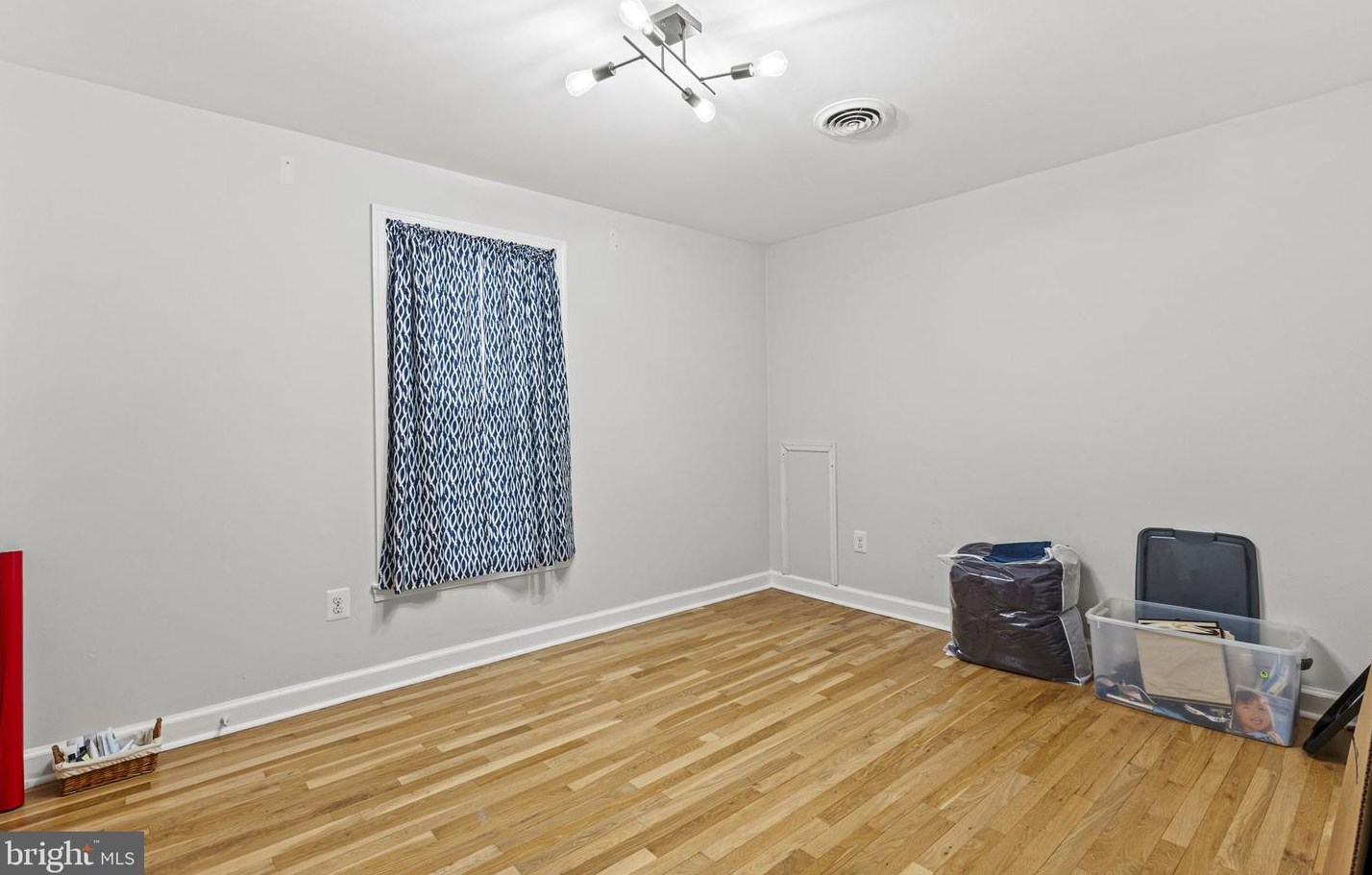 23520 Pocahontas Dr, Gaithersburg MD  20882-3216 exterior