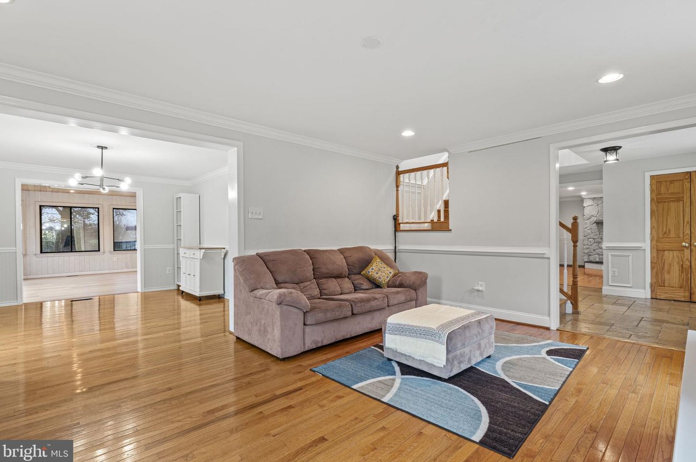 23520 Pocahontas Dr, Gaithersburg MD  20882-3216 exterior