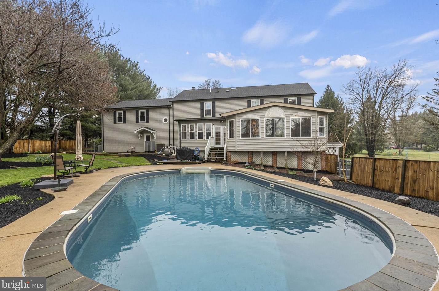 23520 Pocahontas Dr, Gaithersburg MD  20882-3216 exterior