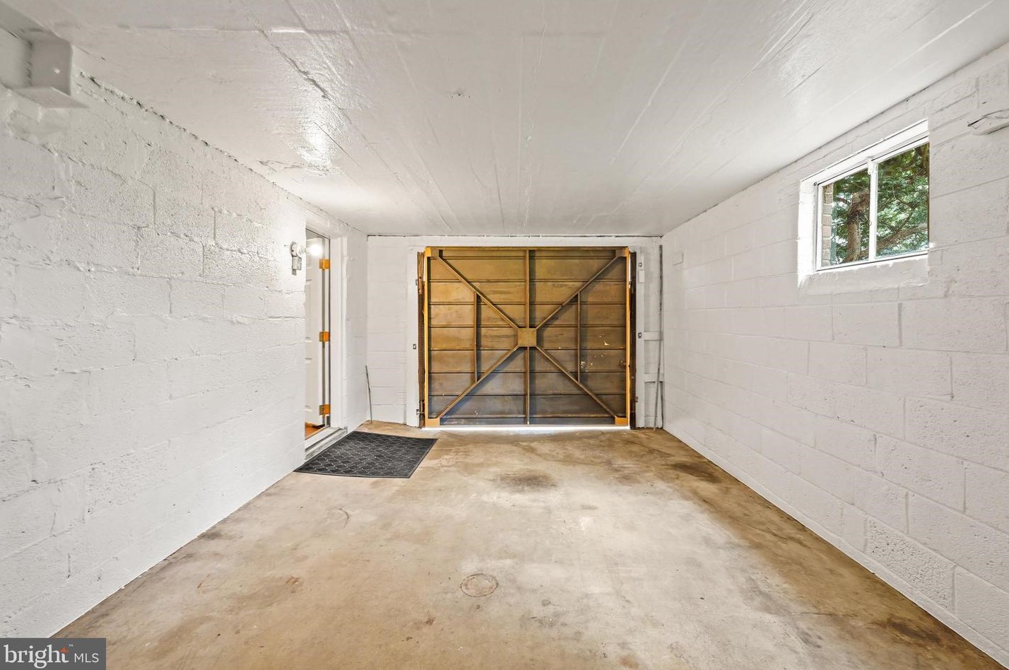 10608 Shady Cir, Silver Spring MD 20903-1236 exterior