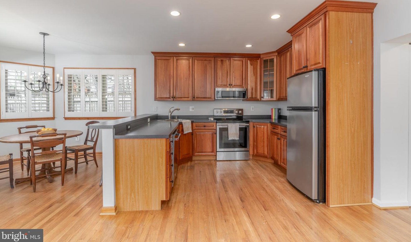 10512 Amherst Ave, Silver Spring MD  20902-4214 exterior