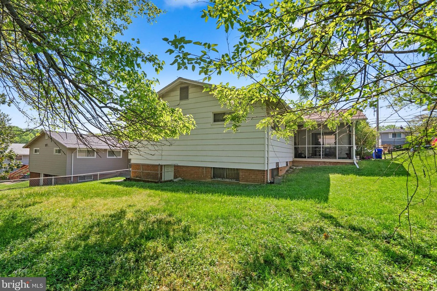 524 Indian Spring Dr, Silver Spring MD 20901-4742 exterior