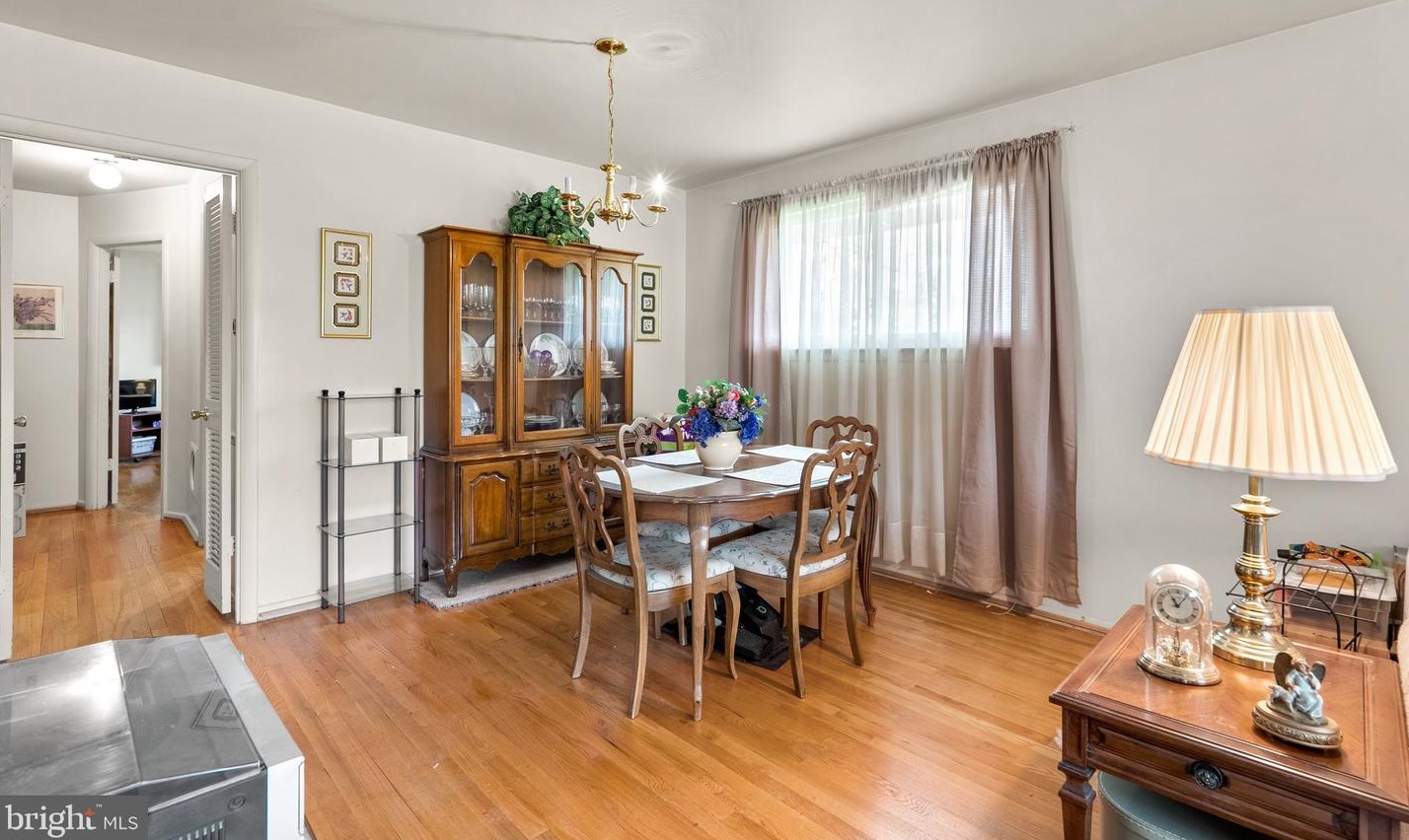 524 Indian Spring Dr, Silver Spring MD 20901-4742 exterior