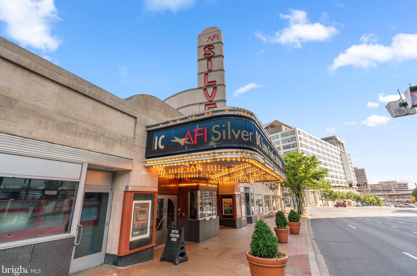 2210 Washington Ave, Silver Spring MD 20910-2619 exterior