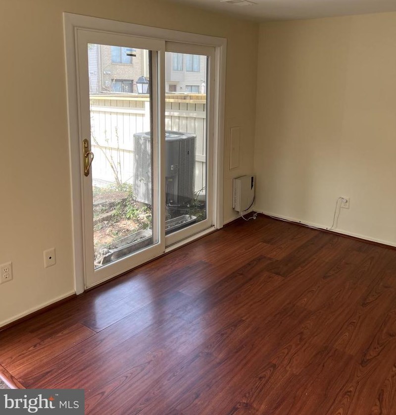 9453 Chadburn Pl, Gaithersburg MD  20886-4030 exterior