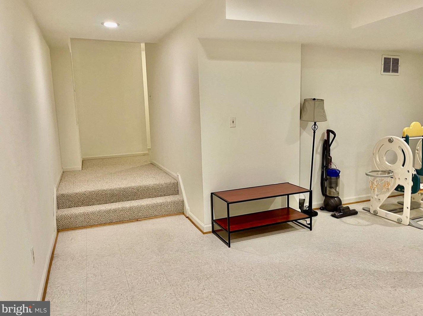 15516 Peach Leaf Ln, Gaithersburg MD  20878-2343 exterior