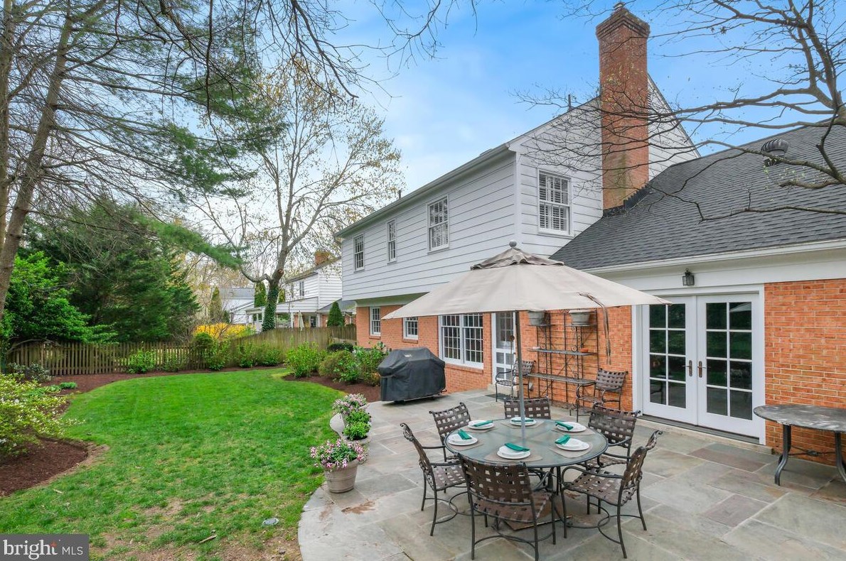 11705 Coldstream Dr, Rockville MD 20854-3620 exterior