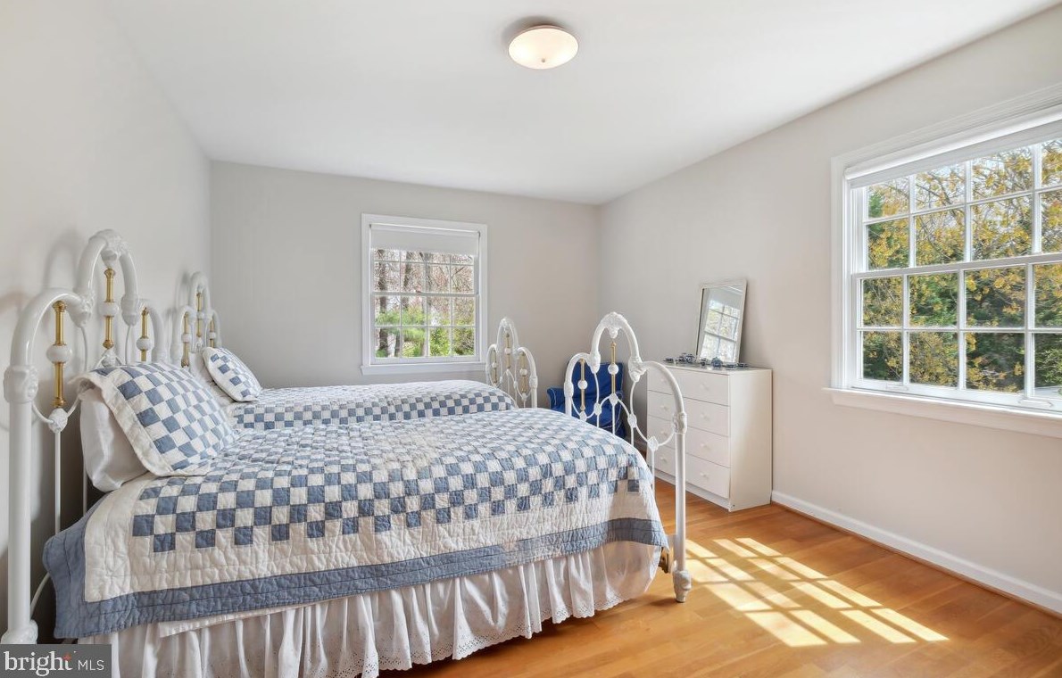 11705 Coldstream Dr, Rockville MD 20854-3620 exterior