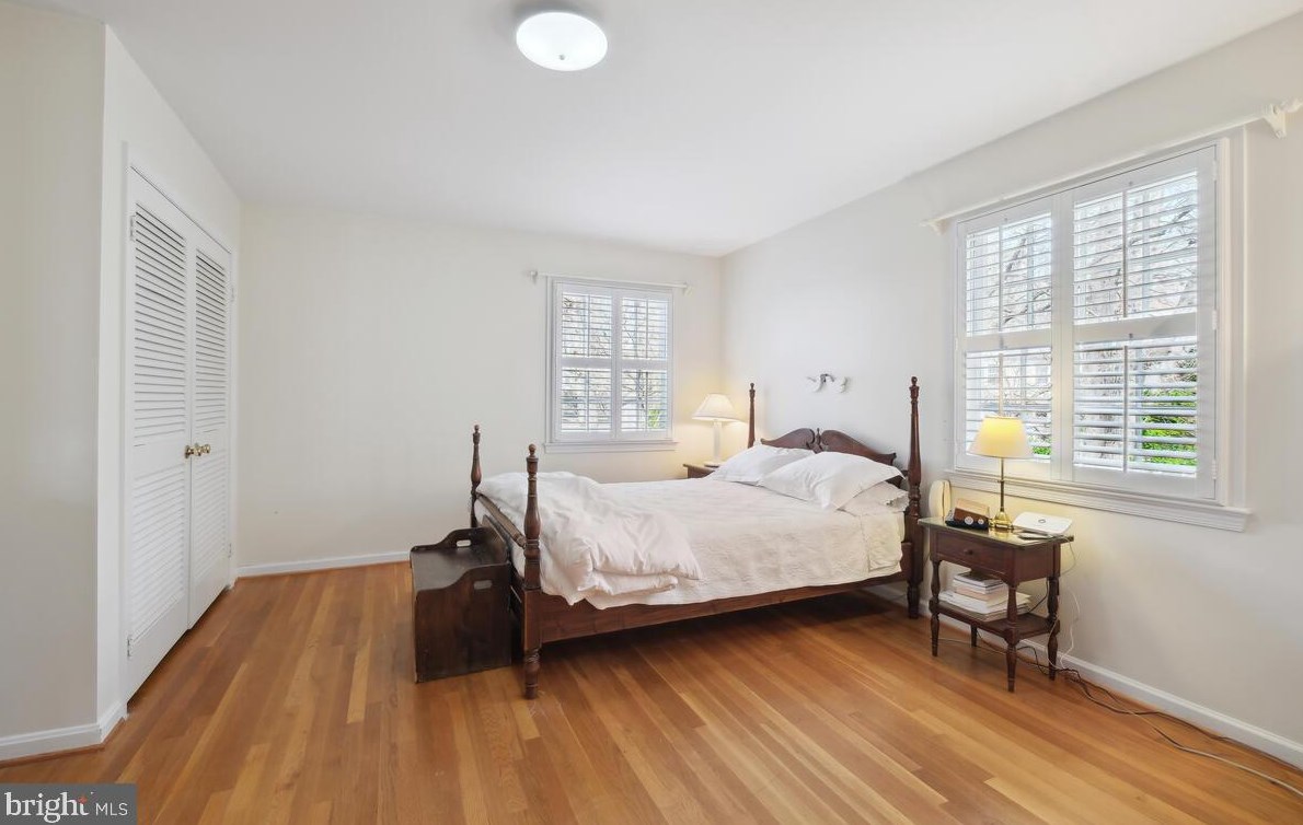 11705 Coldstream Dr, Rockville MD 20854-3620 exterior