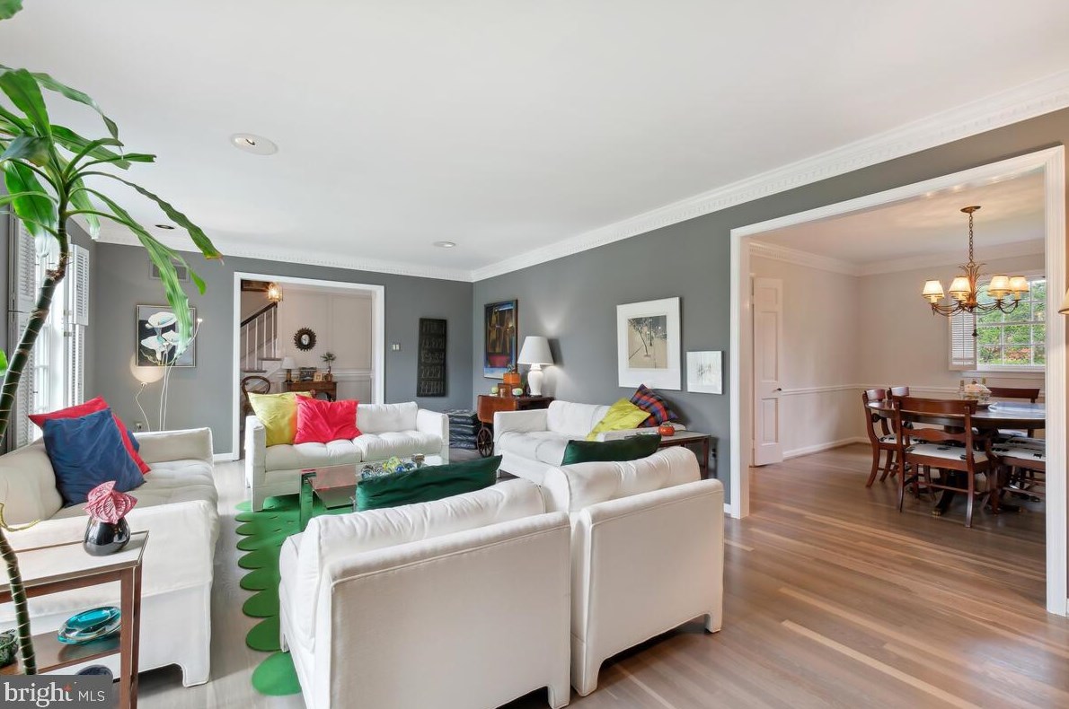 11705 Coldstream Dr, Rockville MD 20854-3620 exterior