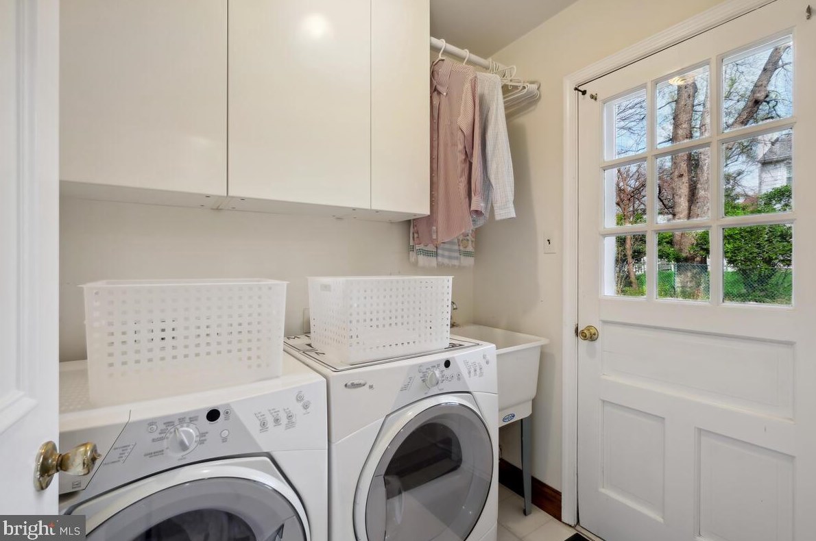 11705 Coldstream Dr, Rockville MD 20854-3620 exterior