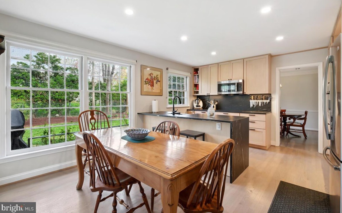 11705 Coldstream Dr, Rockville MD 20854-3620 exterior