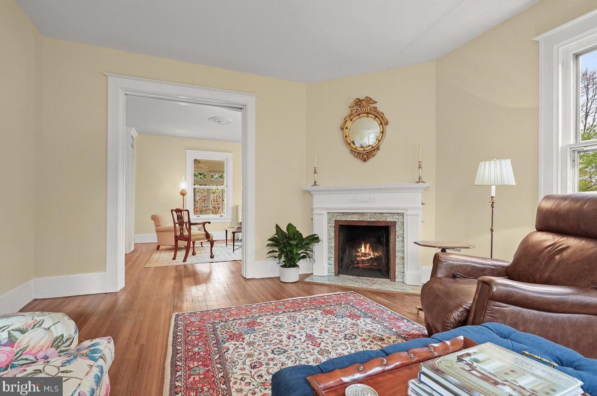 6515 Brookville Rd, Bethesda MD 20815-4062 exterior