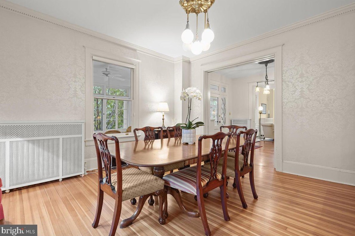 6515 Brookville Rd, Bethesda MD 20815-4062 exterior