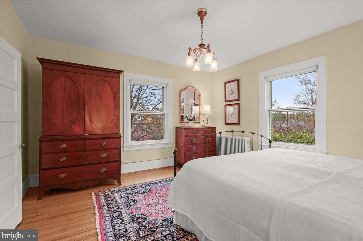 6515 Brookville Rd, Bethesda MD 20815-4062 exterior