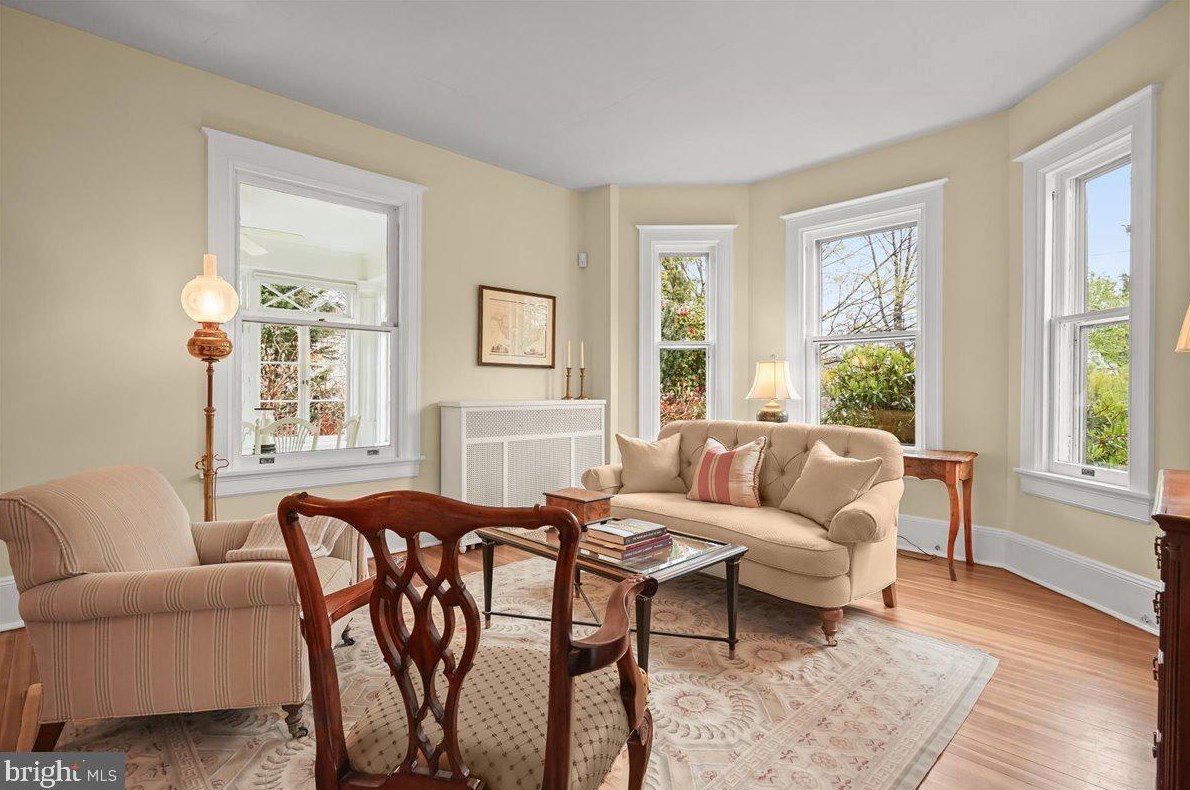 6515 Brookville Rd, Bethesda MD 20815-4062 exterior