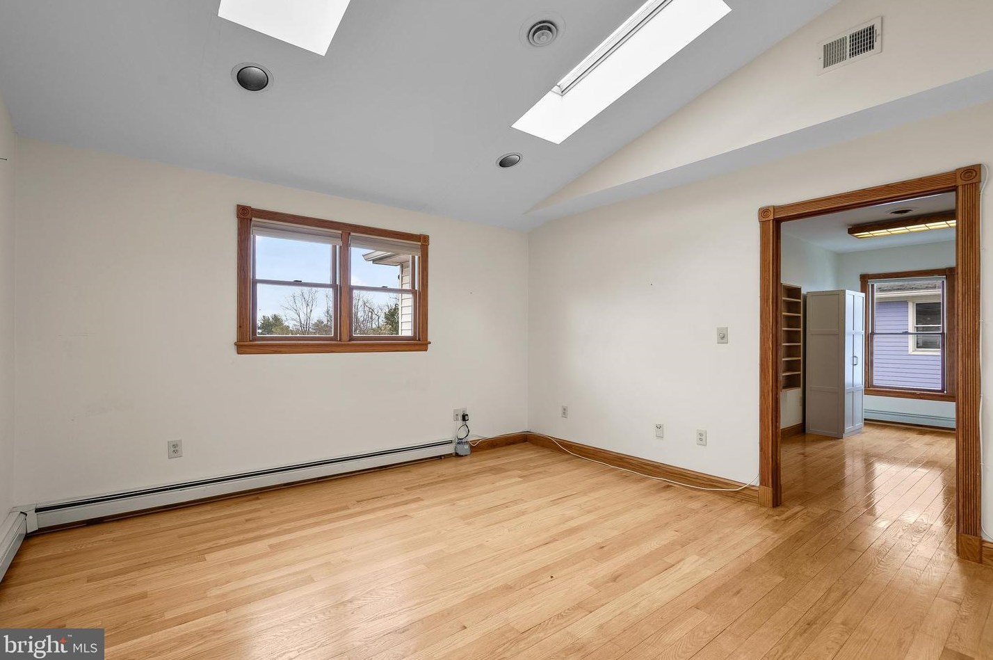 418 Diamond Ave, Gaithersburg MD 20877-2108 exterior