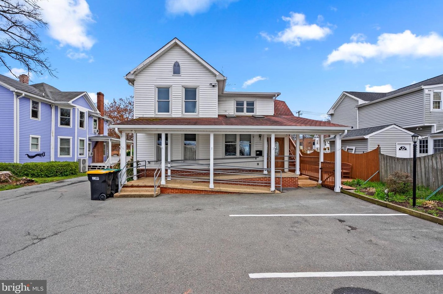 418 Diamond Ave, Gaithersburg MD 20877-2108 exterior