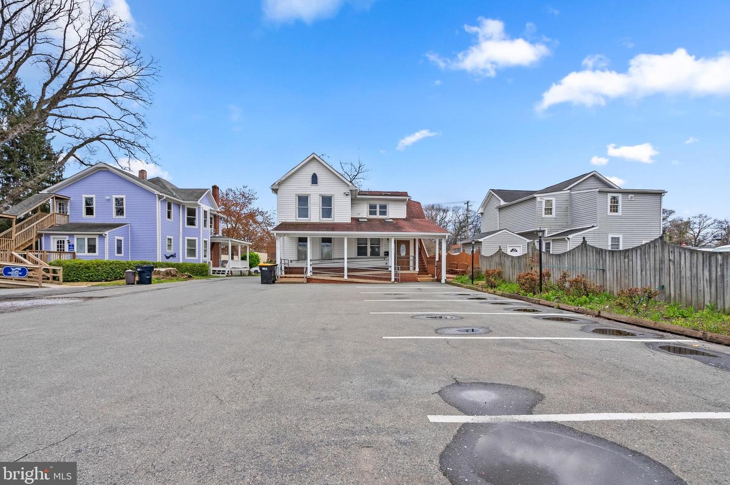 418 Diamond Ave, Gaithersburg MD 20877-2108 exterior