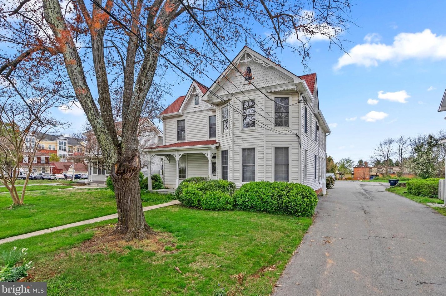 418 Diamond Ave, Gaithersburg MD 20877-2108 exterior